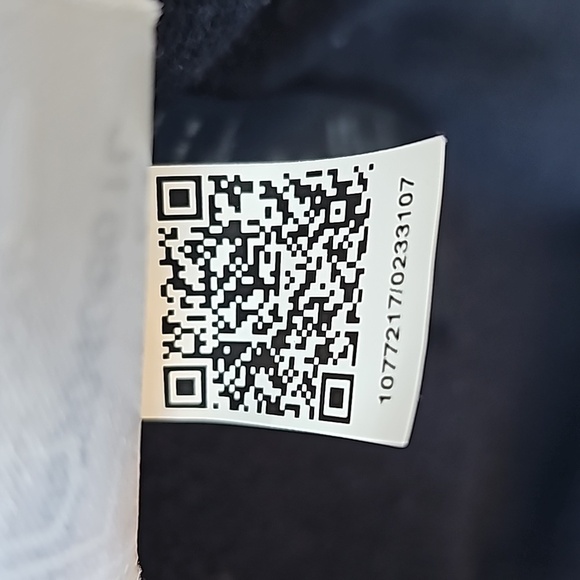 Tommy Hilfiger Denim Colorblock Sweater Cursive, Red, White Blue Size Small - Picture 4 of 5